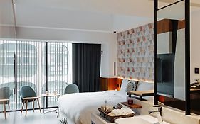 Check Inn Taichung Zhongshan